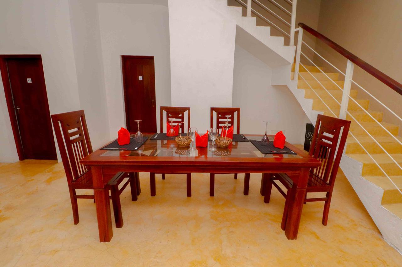 Like Mike Tourist Guest House & Restaurant Negombo Exteriér fotografie