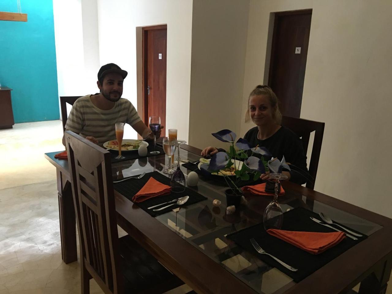 Like Mike Tourist Guest House & Restaurant Negombo Exteriér fotografie