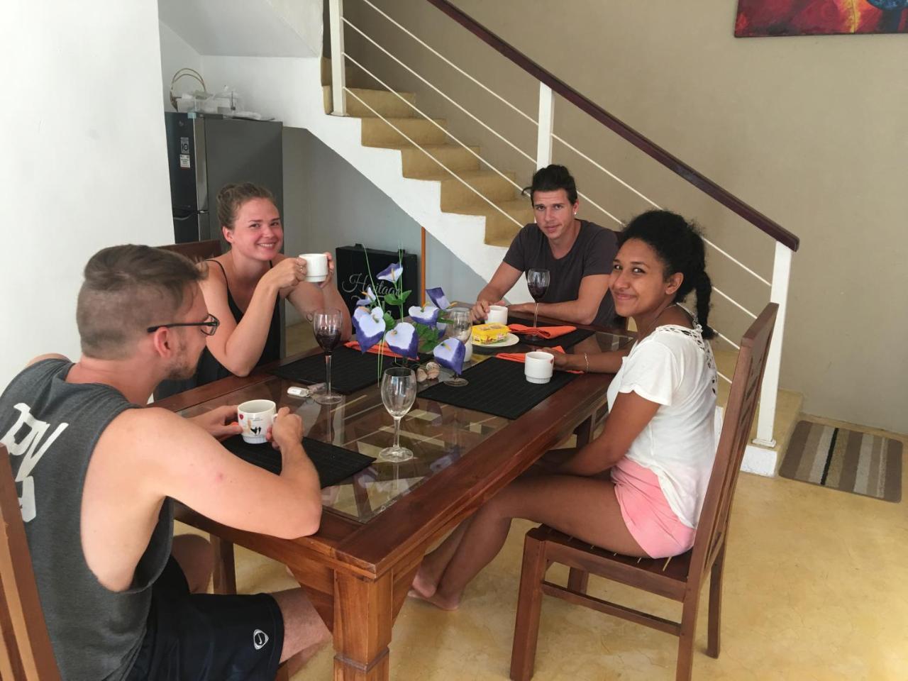 Like Mike Tourist Guest House & Restaurant Negombo Exteriér fotografie
